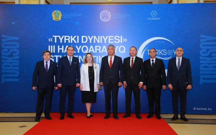 Rektor Ceyran Mahmudovanın başçılığı ilə nümayəndə heyəti Qazaxıstanda keçirilən Beynəlxalq Tələbə Teatrları festivalında iştirak edirlər