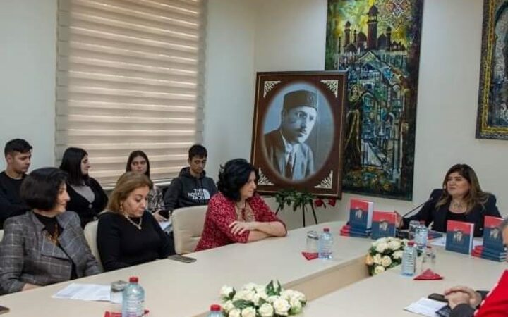 ADMİU-da “Hüseyn Cavid və dünya romantizmində şərq-qərb təmasları” mövzusunda beynəlxalq tədbir təşkil olunub