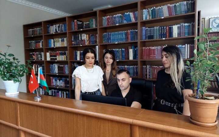 ADMİU nəzdində humanitar kollec kitabxanasının rəqəmsallaşdırılmasına metodik dəstək göstərilirv
