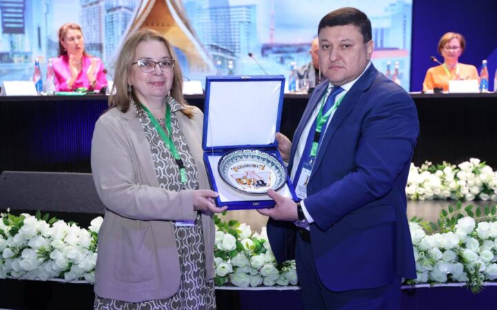 ADMİU-nun rektoru Özbəkistanda keçirilən beynəlxalq elmi konfransda çıxış edib